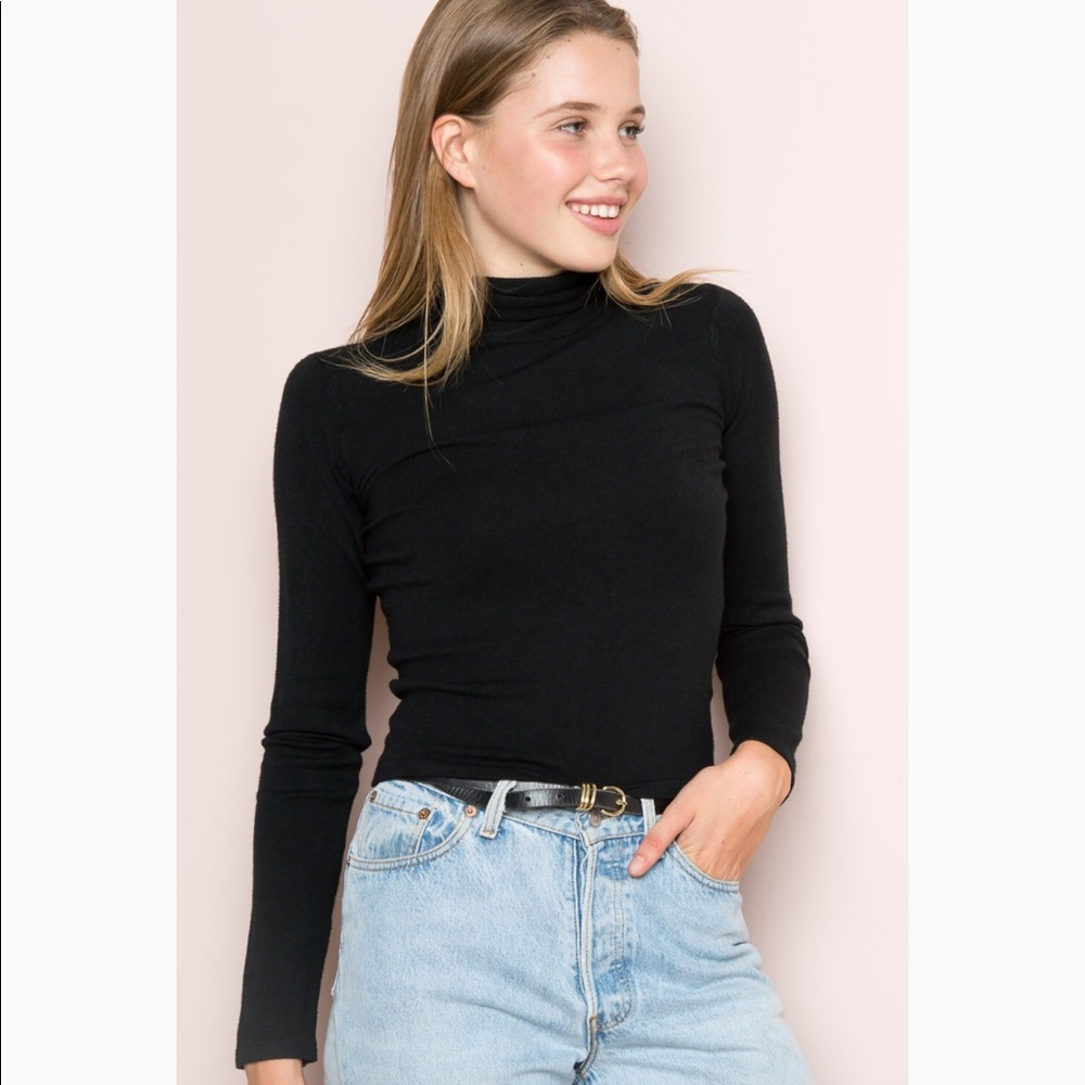 Brandy Ribbed Turtle Neck